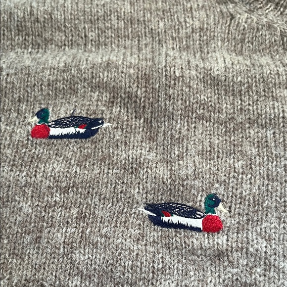 JG Hook Shetland Wool Men's Sweater Vest with Embroidered Ducks - Picture 3 of 5